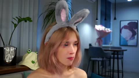 Snapshot of taitehambelton chatting on February 13, 7:56 am Mia online show from February 13, 7:56 am