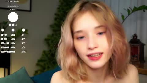 Snapshot of taitehambelton chatting on February 17, 9:24 am Mia online show from February 17, 9:24 am