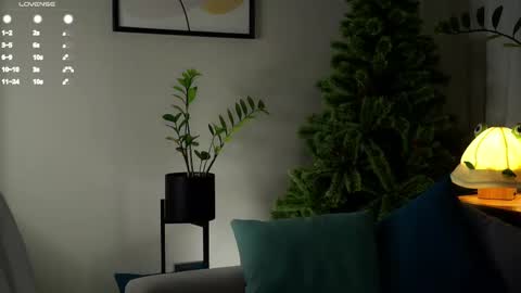 Snapshot of taitehambelton chatting on February 20, 1:46 am Mia online show from February 20, 1:46 am