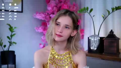 Snapshot of taitehambelton chatting on March 1, 4:37 am Mia online show from March 1, 4:37 am