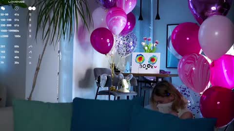 Snapshot of taitehambelton chatting on March 12, 5:02 am Mia online show from March 12, 5:02 am