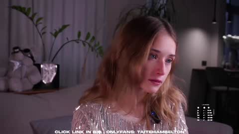 Snapshot of taitehambelton chatting on September 9, 1:49 am Mia online show from September 9, 1:49 am