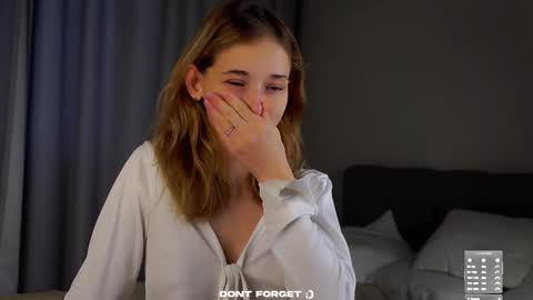 Snapshot of taitehambelton chatting on September 16, 1:39 am Mia online show from September 16, 1:39 am