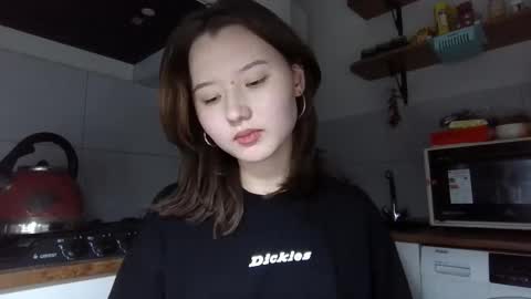 Lily online show from November 23, 3:45 pm