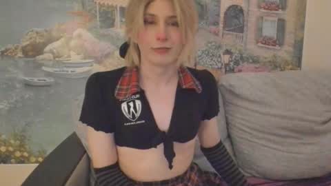 Snapshot of taka_s_paintroom chatting on April 2, 4:21 am Taka online show from April 2, 4:21 am