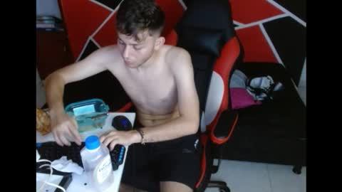 Snapshot of takis_mix chatting on March 24, 8:25 pm GABII online show from March 24, 8:25 pm