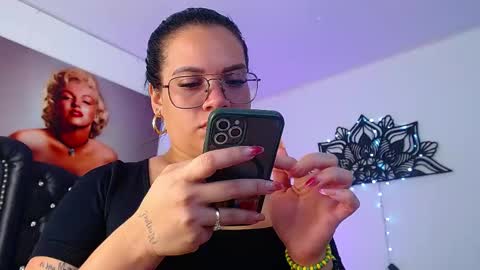 Snapshot of taliana36 chatting on February 18, 12:49 pm taliana36 online show from February 18, 12:49 pm