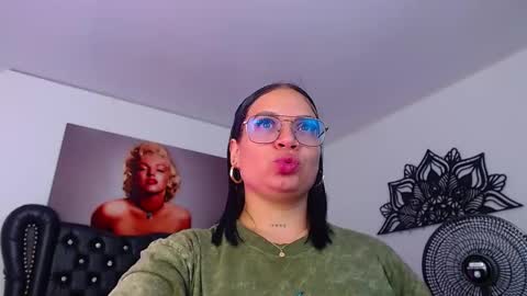 Snapshot of taliana36 chatting on March 5, 1:06 pm taliana36 online show from March 5, 1:06 pm