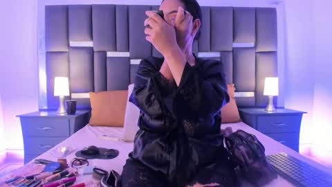 Snapshot of talianavega chatting on October 31, 2:07 pm tali  online show from October 31, 2:07 pm