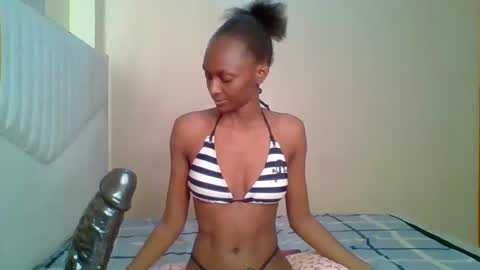 Snapshot of talisha_smiley chatting on April 12, 11:48 am talisha smiles online show from April 12, 11:48 am