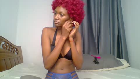 Snapshot of talisha_smiley chatting on May 17, 7:39 am talisha smiles online show from May 17, 7:39 am