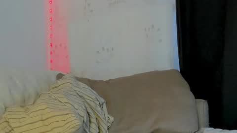 Snapshot of talkinghead7 chatting on April 28, 4:28 am Colin online show from April 28, 4:28 am