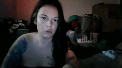 Snapshot of talktomenicely_ chatting on February 1, 5:16 pm Lily Rhoades online show from February 1, 5:16 pm