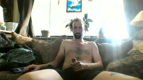 Snapshot of tallapple43 chatting on April 14, 7:53 pm tallapple43 online show from April 14, 7:53 pm