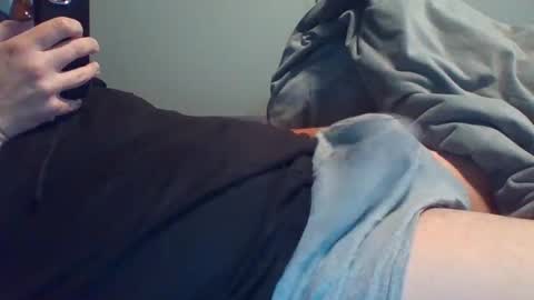 Snapshot of tallguy88444 chatting on October 19, 12:55 am tallguy88444 online show from October 19, 12:55 am