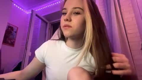 Kelly online show from May 9, 5:07 pm