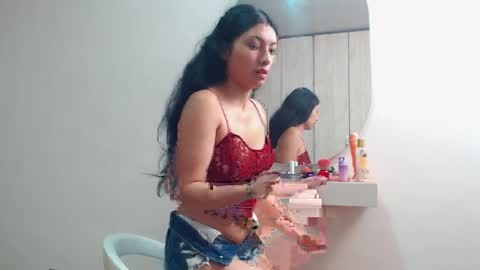 Snapshot of tamar4_f00x chatting on April 6, 1:01 pm Hi im sara online show from April 6, 1:01 pm