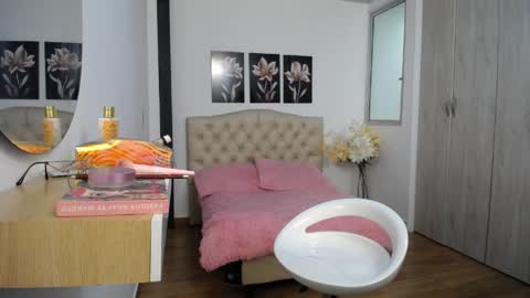 Snapshot of tamar4_f00x chatting on April 22, 1:01 pm Hi im sara online show from April 22, 1:01 pm