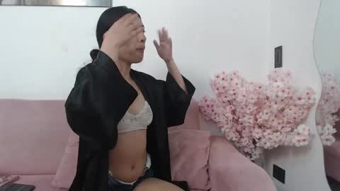 Snapshot of tamar4_f00x chatting on April 28, 12:54 pm Hi im sara online show from April 28, 12:54 pm