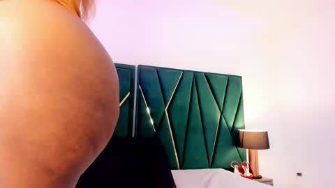 Snapshot of tamara_myller1 chatting on September 21, 12:45 am Tamara online show from September 21, 12:45 am