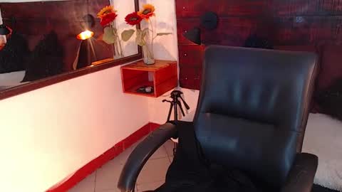    online show from February 11, 8:52 pm