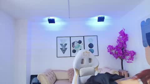Snapshot of tamara_slimx chatting on April 17, 3:53 am Tamara online show from April 17, 3:53 am
