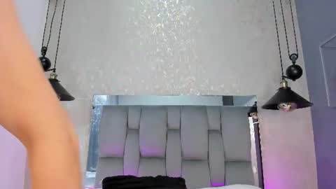 Snapshot of tamara_ssummer chatting on July 6, 3:03 pm tamara_ssummer online show from July 6, 3:03 pm