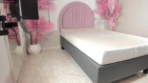 Snapshot of tamaramilleer chatting on February 15, 3:36 am tamaramilleer online show from February 15, 3:36 am