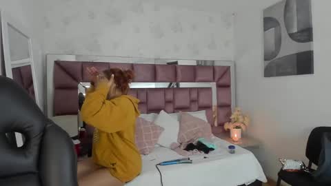 Snapshot of tamararose11 chatting on March 9, 3:43 am Tami online show from March 9, 3:43 am