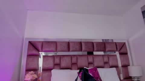 Snapshot of tamararose11 chatting on October 12, 10:09 pm Tami online show from October 12, 10:09 pm