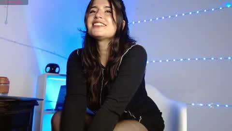 Snapshot of tami_ramirez__ chatting on December 21, 10:08 pm Tami online show from December 21, 10:08 pm