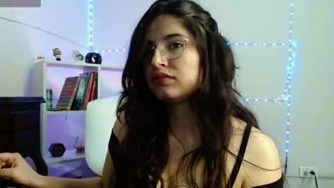 Snapshot of tami_ramirez__ chatting on February 24, 3:55 am Tami online show from February 24, 3:55 am