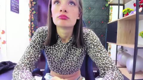 tammy_thompson_ online show from April 9, 4:45 pm