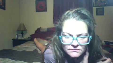 Snapshot of tandjl chatting on February 4, 4:05 am TANDAA online show from February 4, 4:05 am