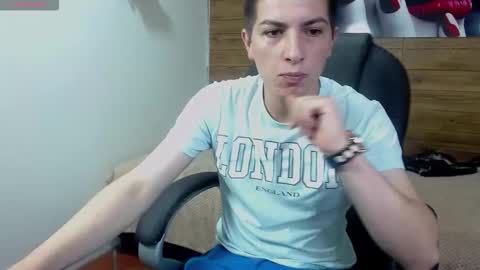 Snapshot of taner_king chatting on October 14, 2:56 am TANER online show from October 14, 2:56 am