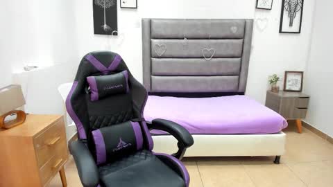 Snapshot of tania_duque chatting on February 12, 2:12 pm Tania online show from February 12, 2:12 pm