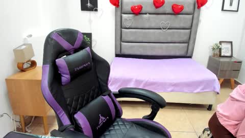 Snapshot of tania_duque chatting on March 5, 2:02 pm Tania online show from March 5, 2:02 pm