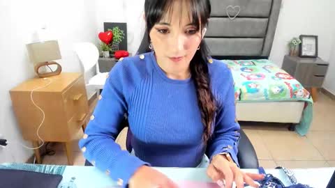 Snapshot of tania_duque chatting on March 14, 2:11 pm Tania online show from March 14, 2:11 pm