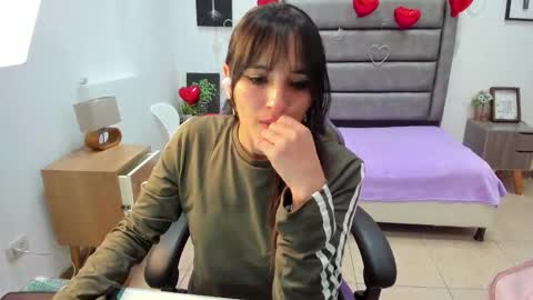 Snapshot of tania_duque chatting on March 19, 1:48 pm Tania online show from March 19, 1:48 pm