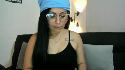 Snapshot of tania_mature chatting on June 23, 7:34 pm tania online show from June 23, 7:34 pm