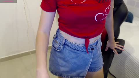 Tania  online show from December 9, 3:33 pm