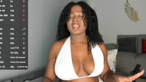 Snapshot of tanishaaevans chatting on May 26, 2:29 am Tanisha online show from May 26, 2:29 am