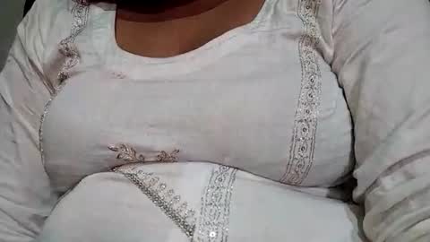 Snapshot of taniya_roy4628 chatting on March 21, 2:05 am taniya_roy4628 online show from March 21, 2:05 am