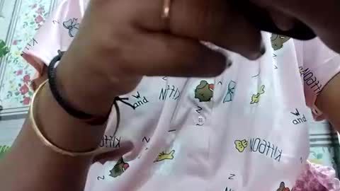 Snapshot of taniya_roy4628 chatting on March 25, 1:39 pm taniya_roy4628 online show from March 25, 1:39 pm