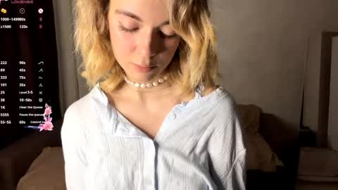 Mia online show from May 7, 2:06 am