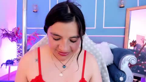 Snapshot of tarataylorr chatting on May 16, 7:34 pm Tara online show from May 16, 7:34 pm