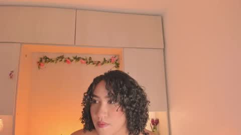 Snapshot of tarawiilson_ chatting on October 17, 4:15 am  T A R A  online show from October 17, 4:15 am