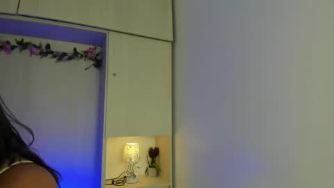 Snapshot of tarawiilson_ chatting on October 29, 4:15 am  T A R A  online show from October 29, 4:15 am