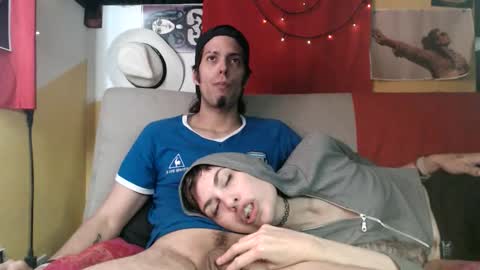 Snapshot of tarian_xxx chatting on April 25, 7:33 am T J online show from April 25, 7:33 am