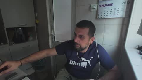 Snapshot of tarkan198 chatting on January 4, 1:31 pm tarkan198 online show from January 4, 1:31 pm